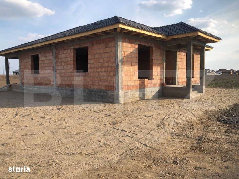 Casa la rosu , 170 mp , strada Principala Botiz-Ciuperceni