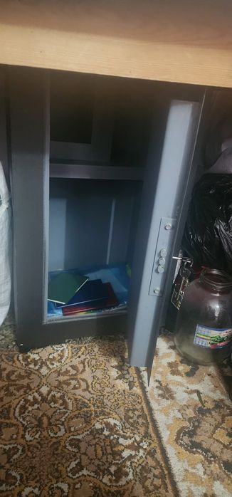 Продаётся  сейфы