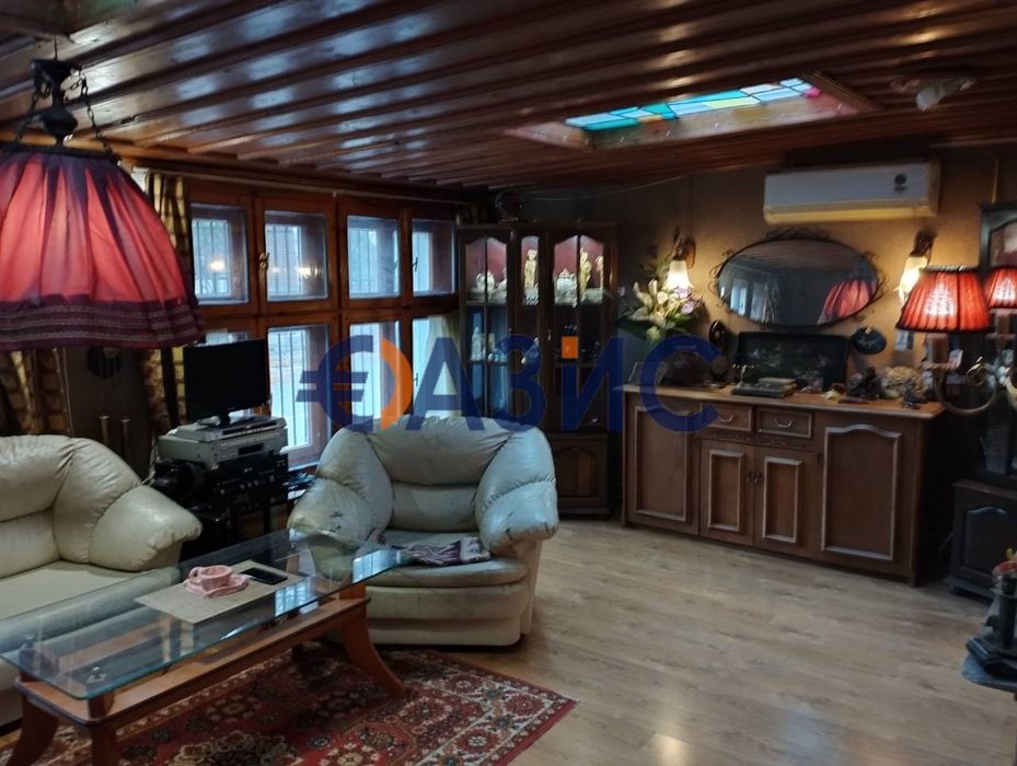 Четириетажна къща в Черноморец на 200 м от плажа, България, 520 кв.,