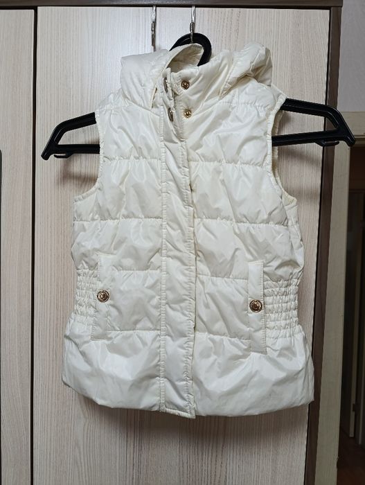 Безрукавка для девочки 104-110см