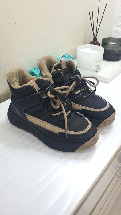 Ботинки весенние на девочку 35 размер