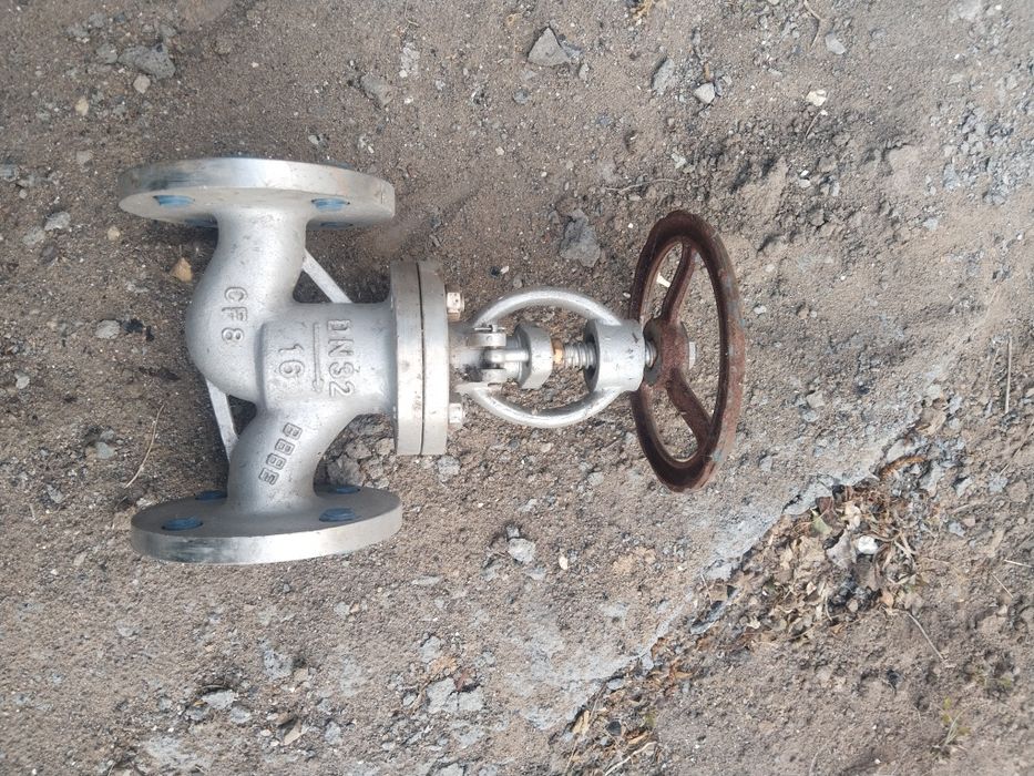 Продам задвижку 32