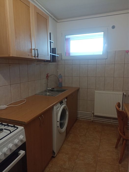 Inchiriez apt la gara