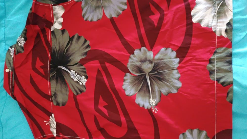 Продавам нова,мъжка хавайска,памучна риза Quiksilver ,размер Л