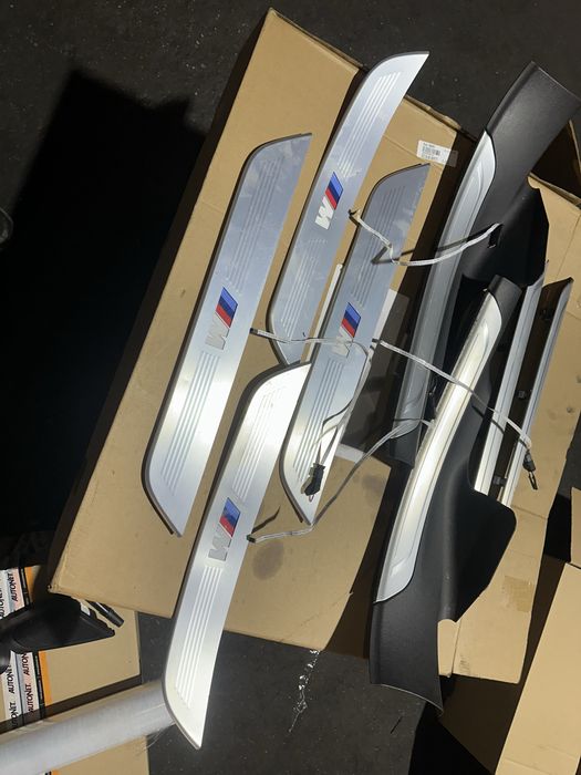 Set Ornamente M Praguri M iluminate Originale OEM BMW Seria 7 G11 g12