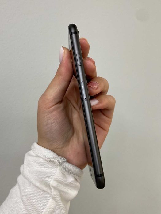 Iphone 8/ 64GB  (SH)