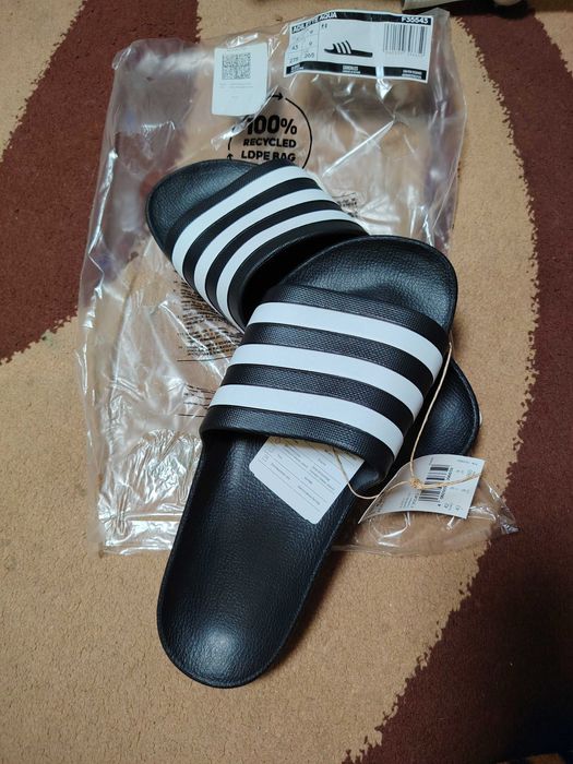 Продам шлëпки Адидас, 300.000 сум