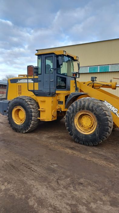 Продам погрузчик фронтальный