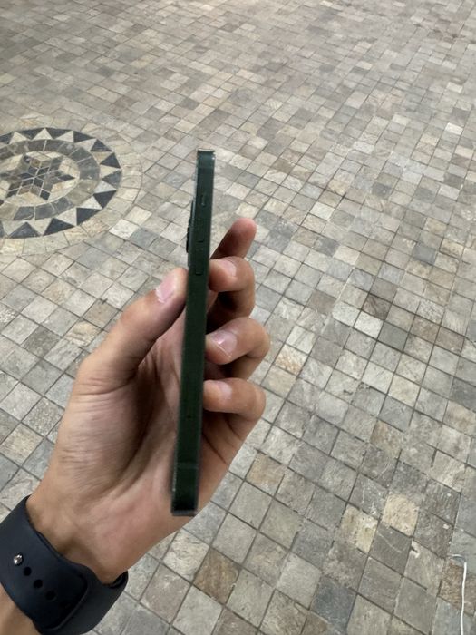 Iphone 13 green