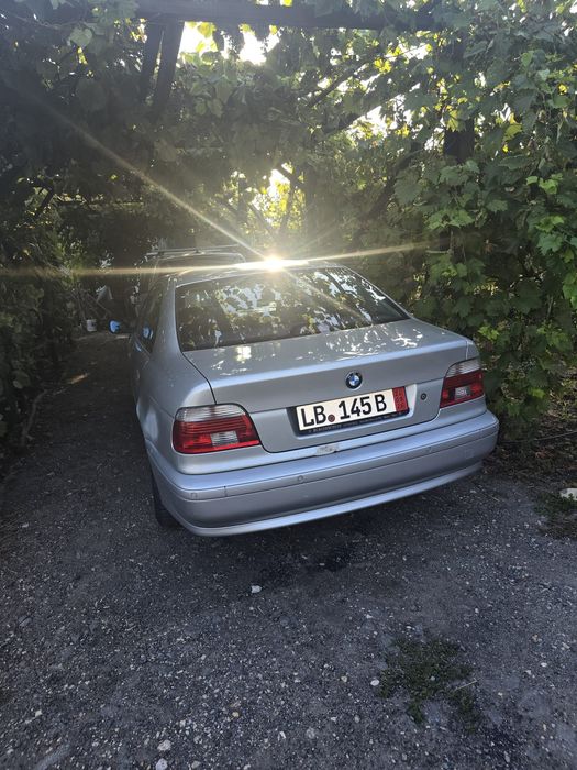 BMW 5 Series 0 — imagine 3
