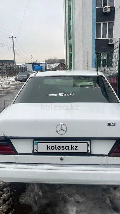 Mercedes-Benz E 230
