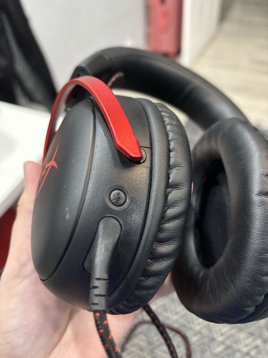 Продам наушники hyperX cloud III оригинал 1 месяц