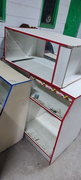 Продам б/у торговые полки для магазина.