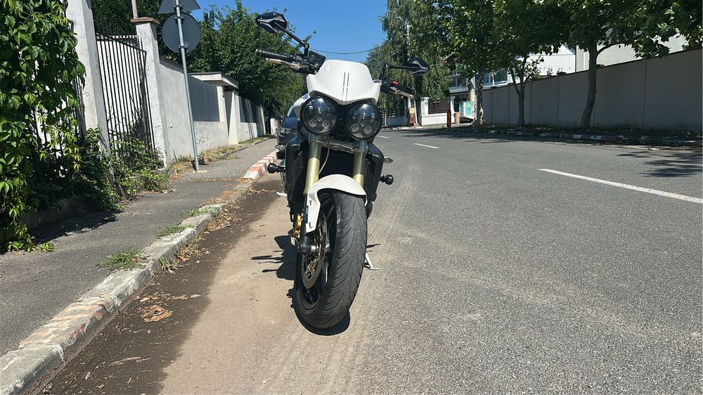 Triumph street triple 675