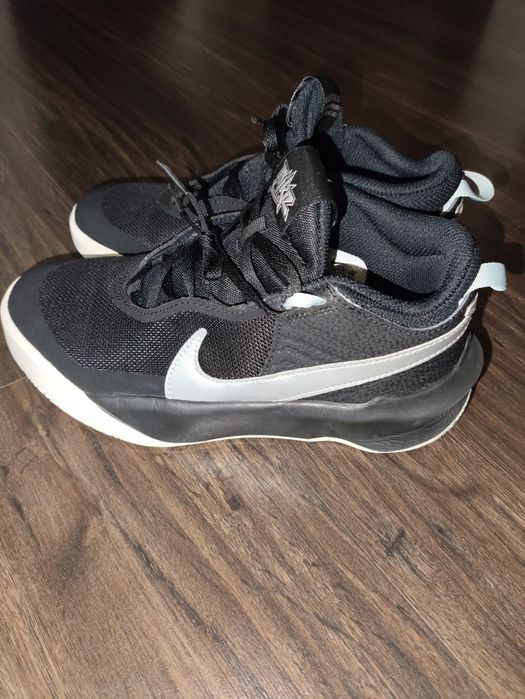 Vând Adidași Nike