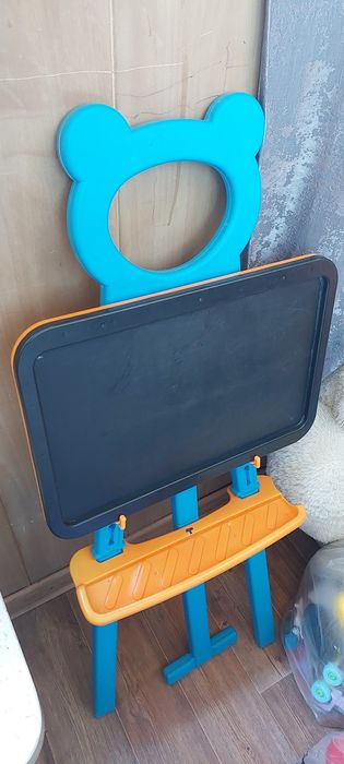 Стол детский и доска магнитная