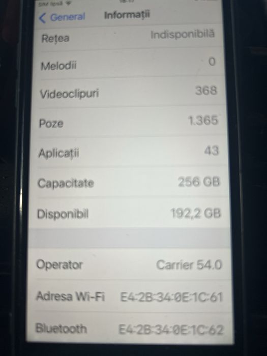 Vand iphone 8  destul de ok