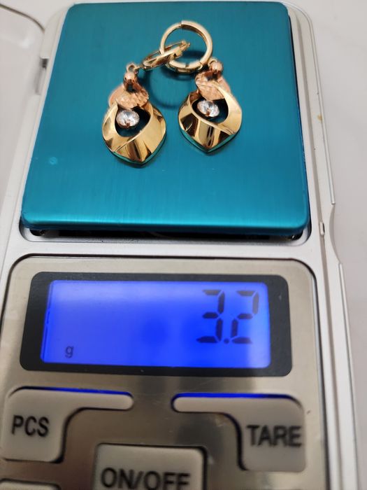 Серьги золотые в хорошем состоянии