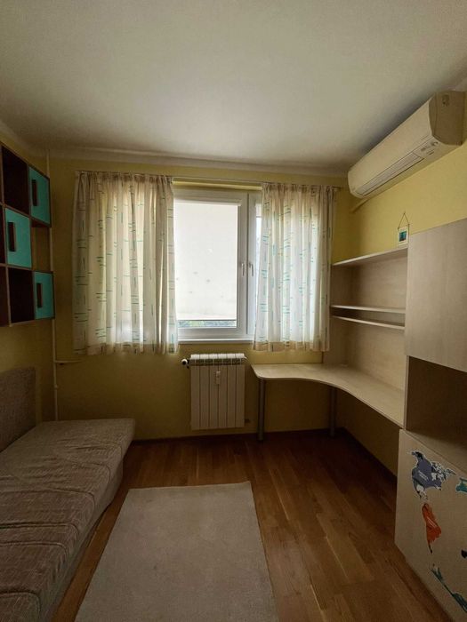 Дава под наем компактен тристаен апартамент в кв. Лозенец