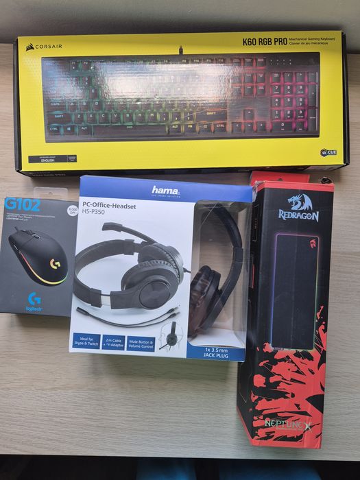 Pachet tastatură Corsair K60 RGB, mouse Logitech G102, mousepad RGB Redragon NeptuneX 800mm, căști Hama HS-P350