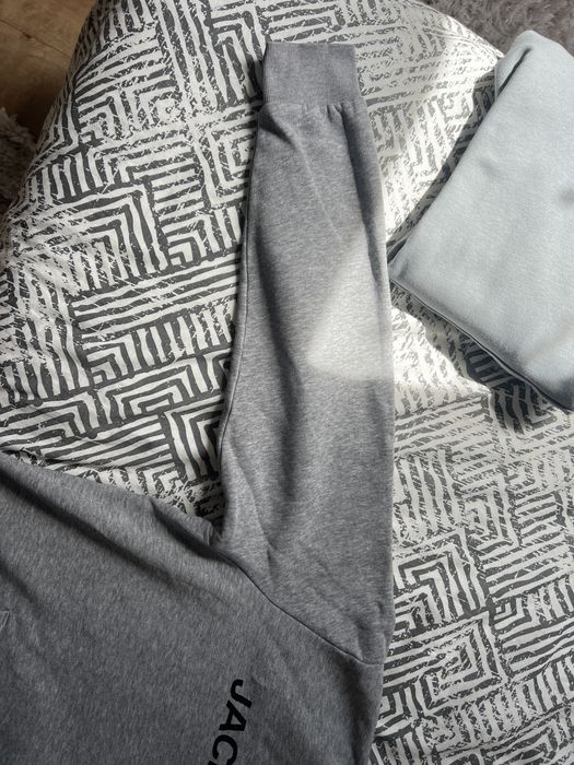 Hanorac Jack&Jones ca si NOU