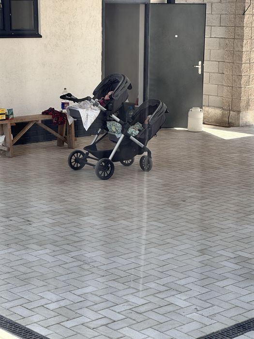 Коляска для двойни или погодкам