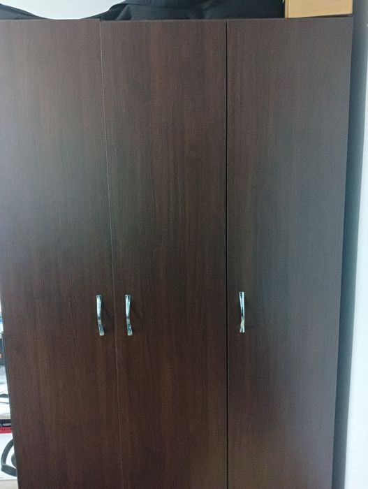 Vând dulap 3 uși