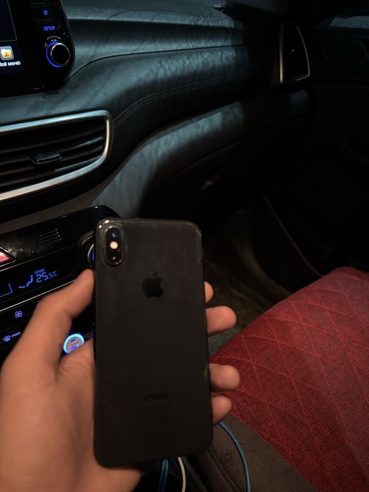 Продам Iphone XS