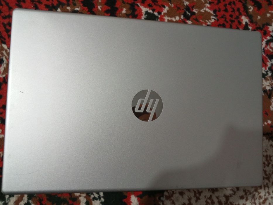 HP rysen 5 kulrang 512/8