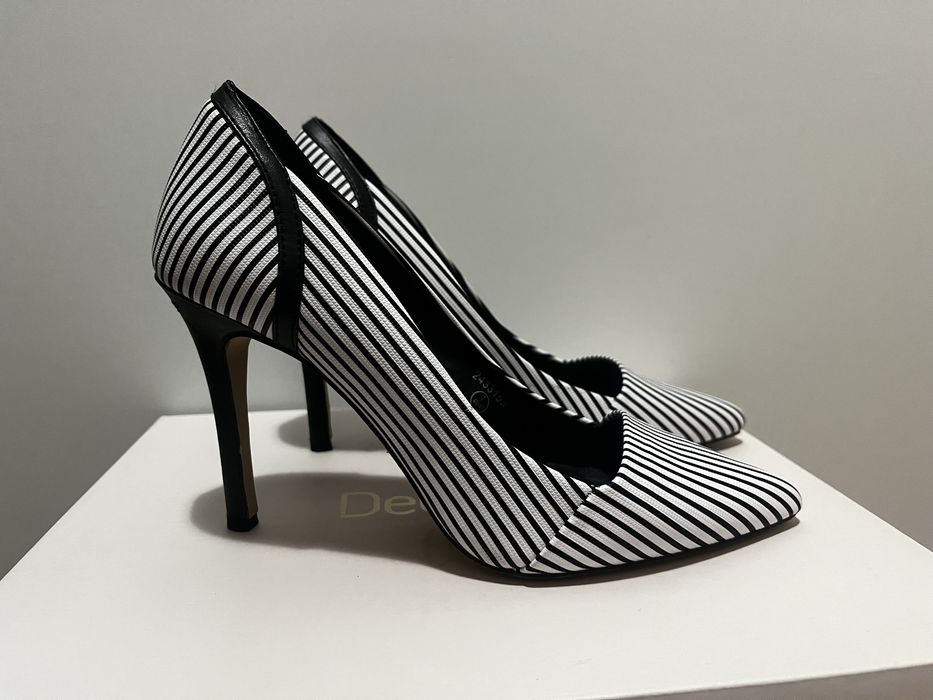 Елегантни обувки с ток