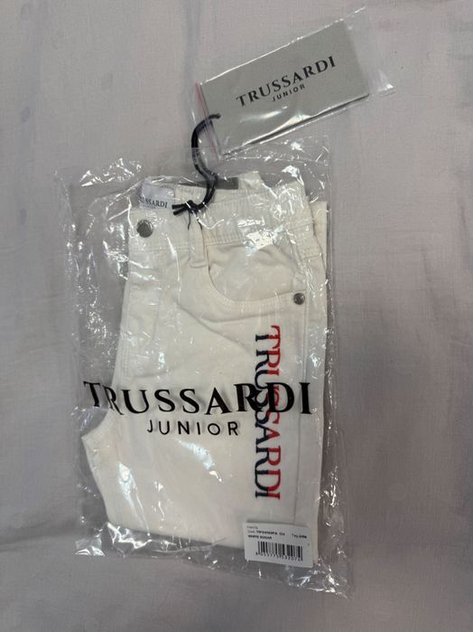 Оригинален панталон Trussardi, нов