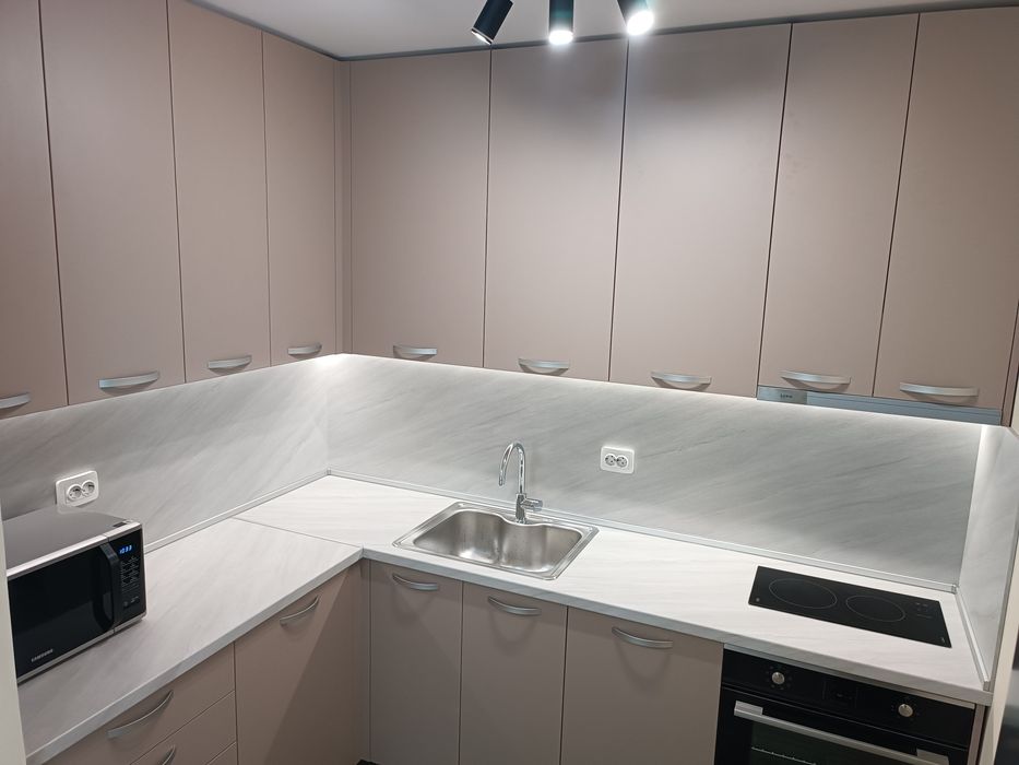 Дава се под наем Тристаен апартамент в Бургас, Меден рудник - зона А - 100 кв.м за 510 € - Снимка #5