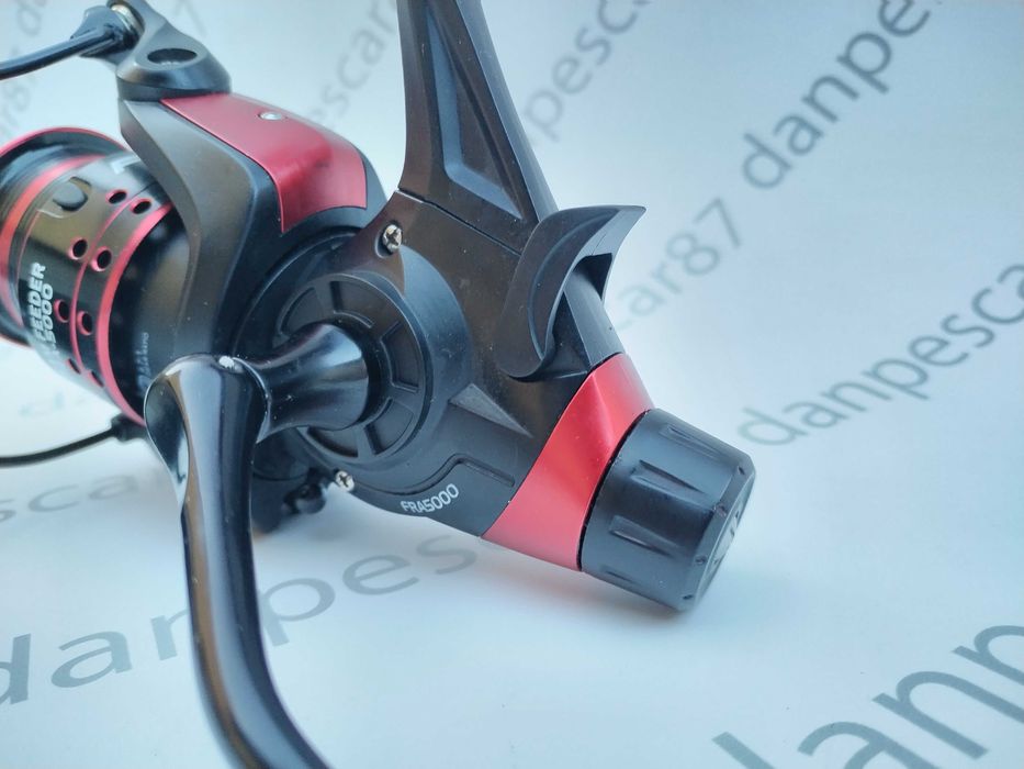 Mulineta FL Team Feeder FRA5000 cu Baitrunner 9 rulmenti