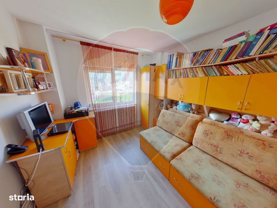 Apartament cu 4 camere de vânzare, Piața 1 Decembrie 1918