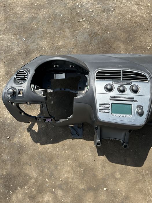 Табло арматурно Seat Altea 2004-2015 черно оригинално