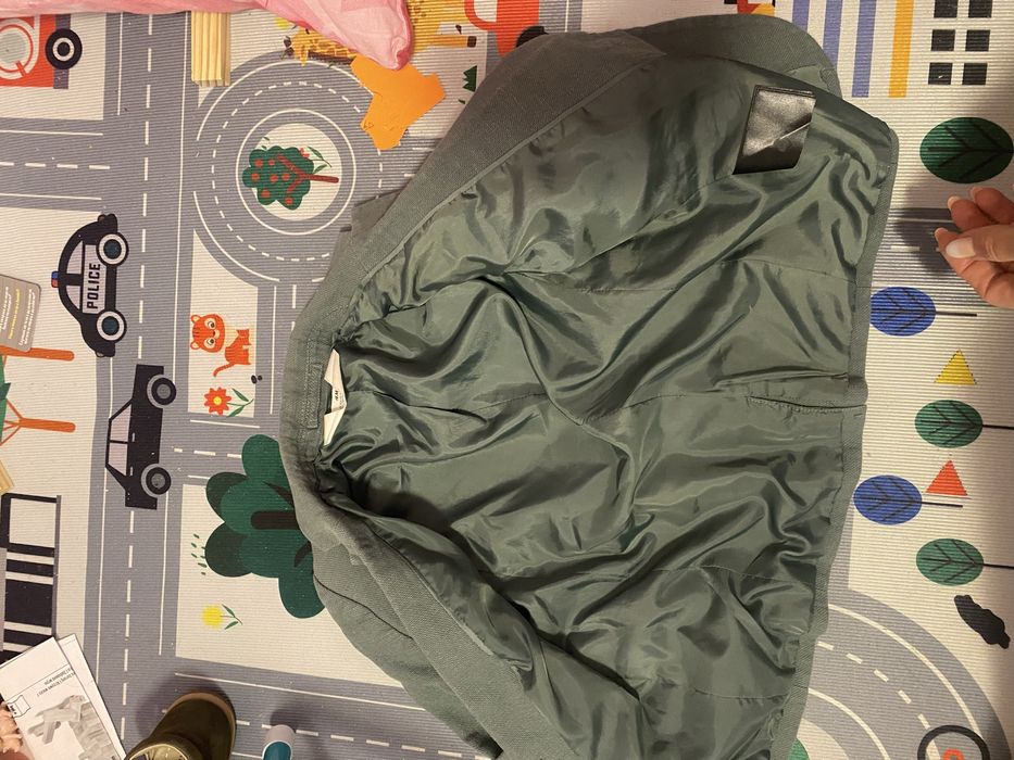 Продавам детско сако HM 104 размер