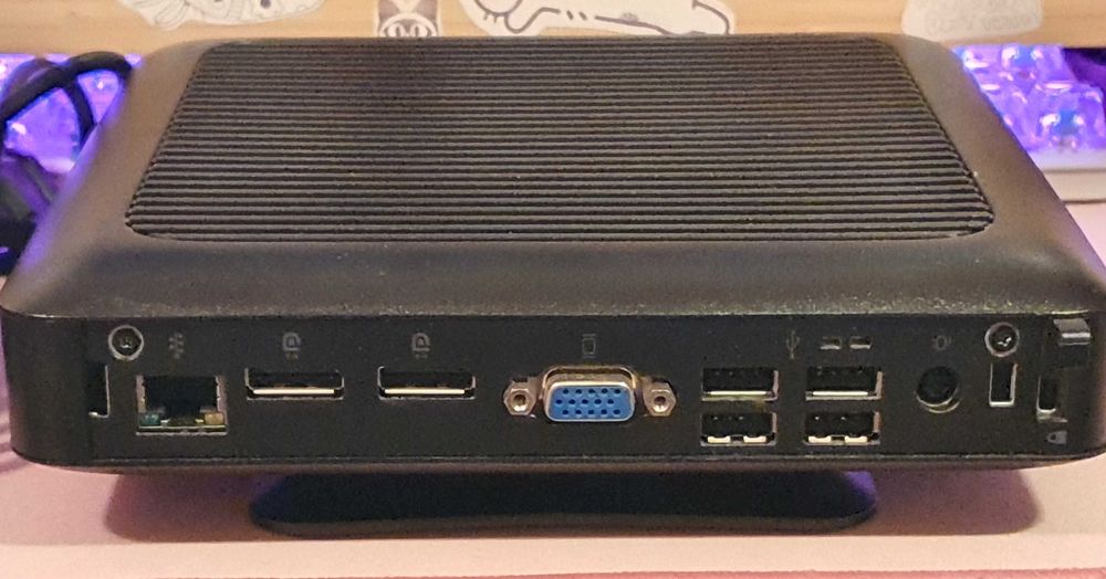 Малък компютър HP Thin Client T520 RAM 4GB SSD 240GB