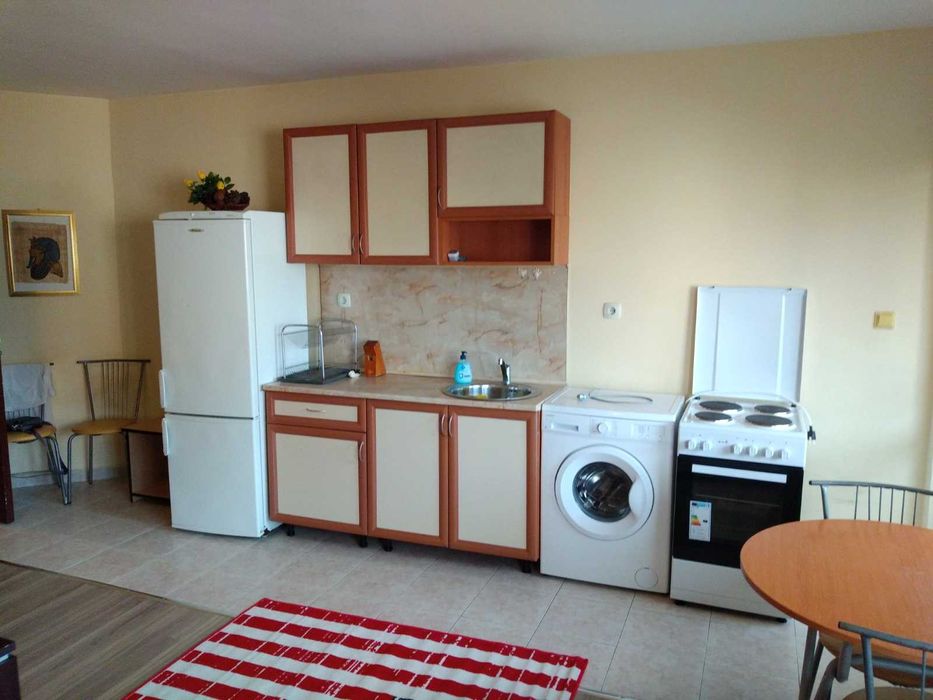 Дава се под наем Едностаен апартамент в Пловдив, Кършияка - 40 кв.м за 260 € - Снимка #4