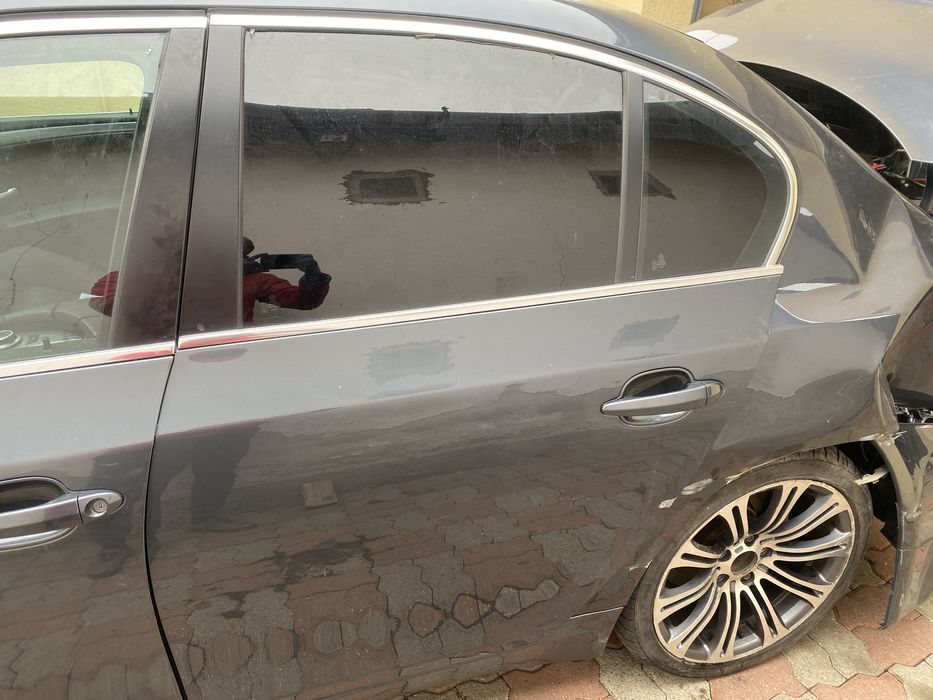 Usa dreapta/stanga/fata/spate/bmw e60 2008/525XD LIMUZINA