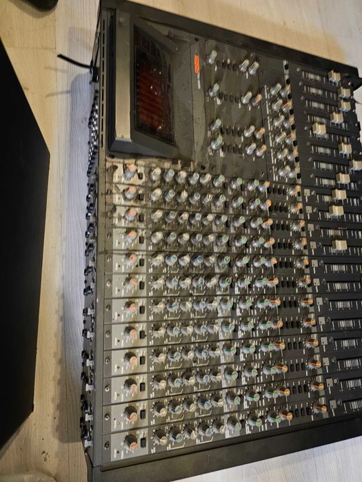 Mixer Fostex Model 812 - Pentru piese / Restaurare (Cablu taiat, lipsa plastic)