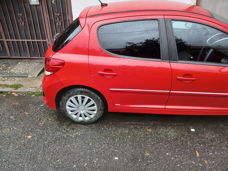 Peugeot 207.rosu