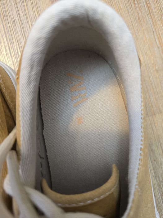 Adidasi zara marimea 36