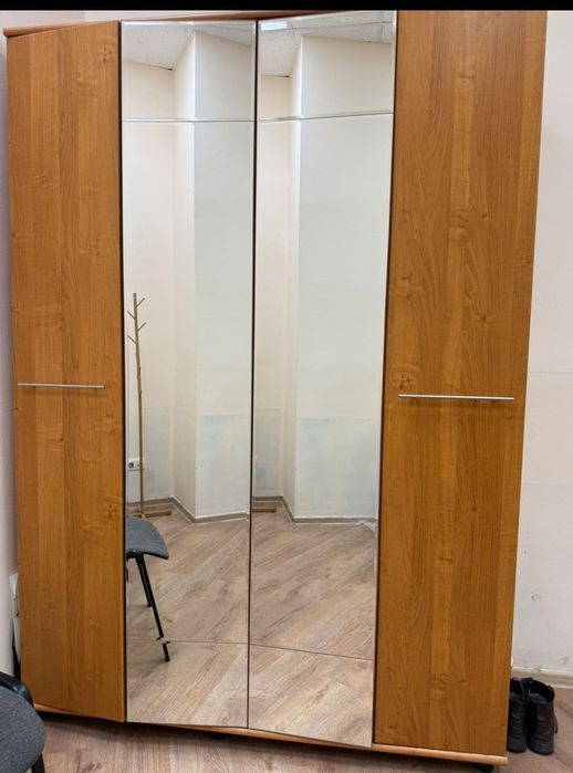 Диван и шкаф продам