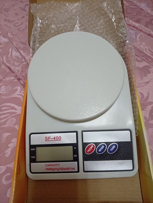 Кухонные весы в коробке