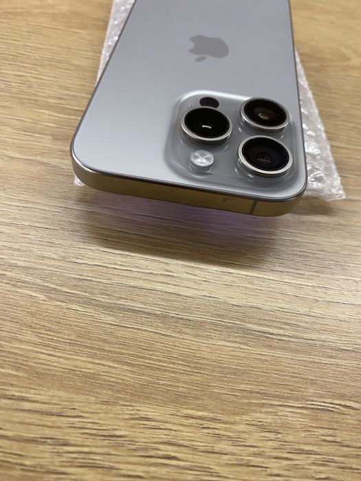 iPhone 15 Pro-На части