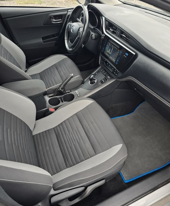 TOYOTA Auris 2018 — imagine 5