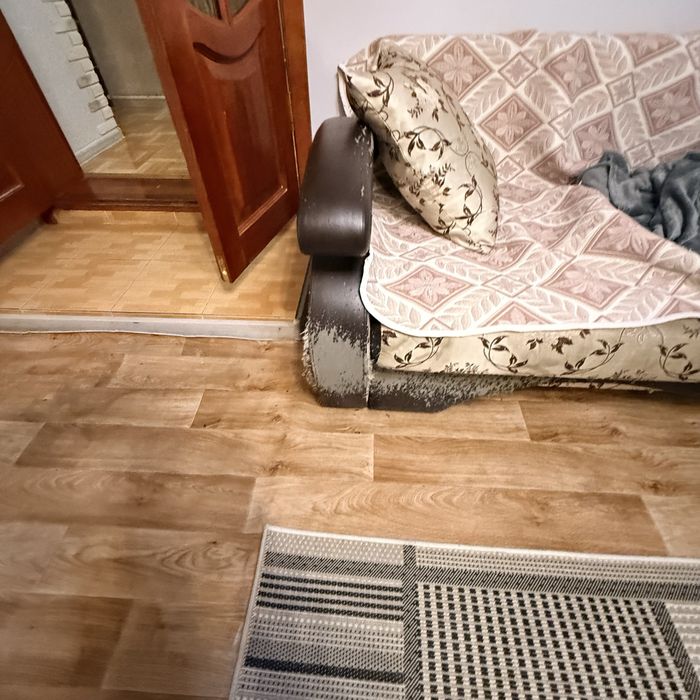 Продам комплект диван и два кресла