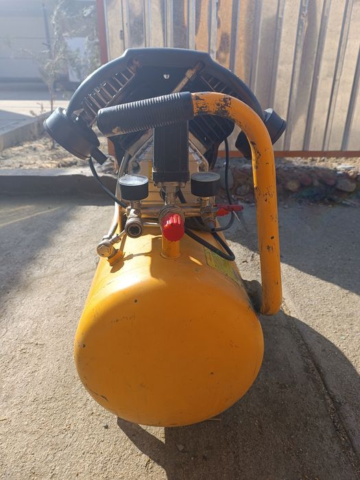 Продам воздушный компрессор