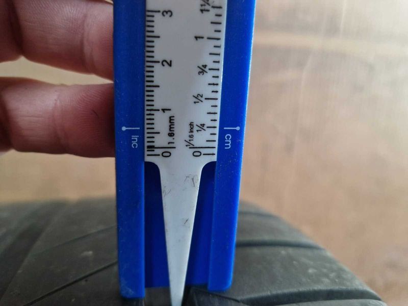 2 Pirelli R21 305/30
летни гуми
DOT2819
