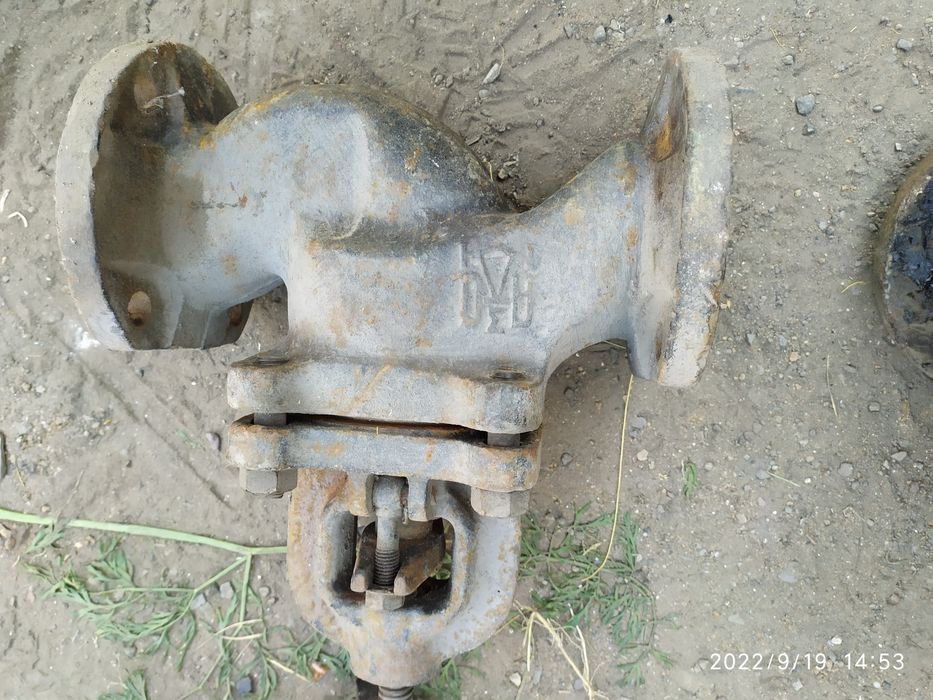 Вентеля чугунные.